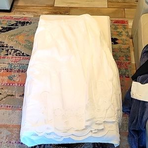 Gorgeous NWT Ellie Tahari maxi skirt